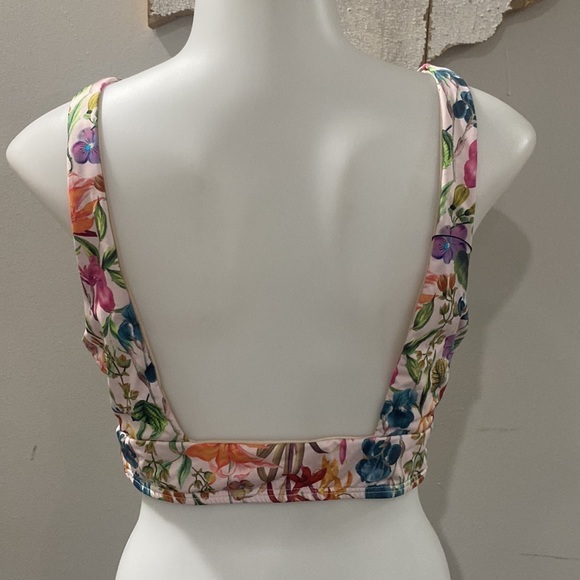 NWOT! Floral Print‎ Bikini Top - Picture 4 of 6